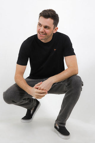 Andrew Smith T-Shirt Slim Fit Pria A0122P01A Andrew Smith T-Shirt Slim Fit Pria A0122P01A